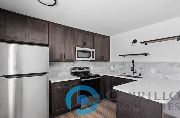 207 E 1st St #A — Photo 11