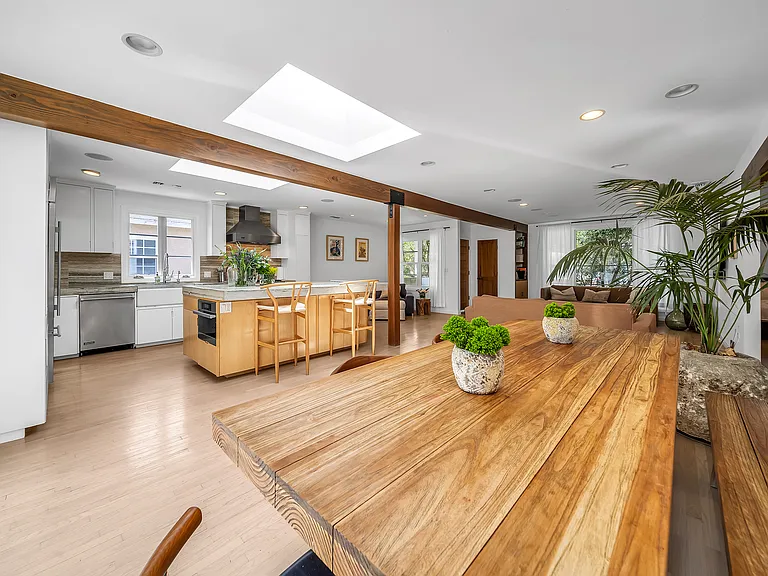 7844 Stewart Ave — Photo 16
