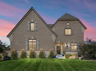 2212 Heidi Dr, Oxford, MI 48370