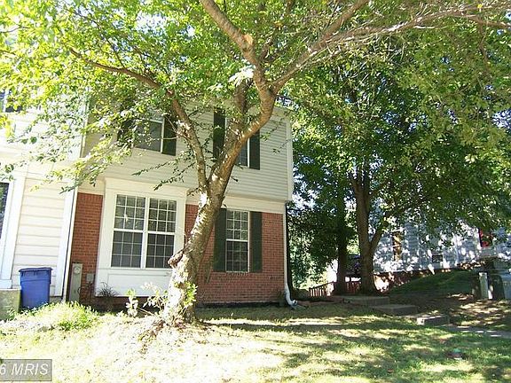 3rd image of 1814 Oxford Sq
