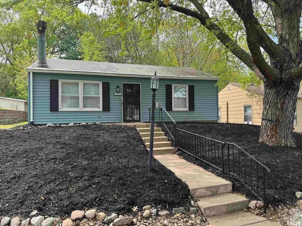 523 37th St, Moline, IL 61265