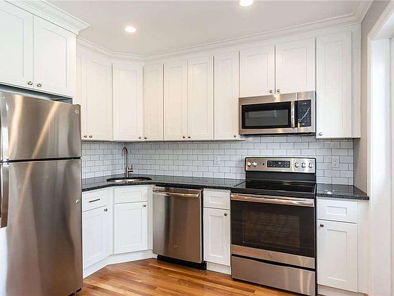 5th image of 680 Willis Ave Unit B
