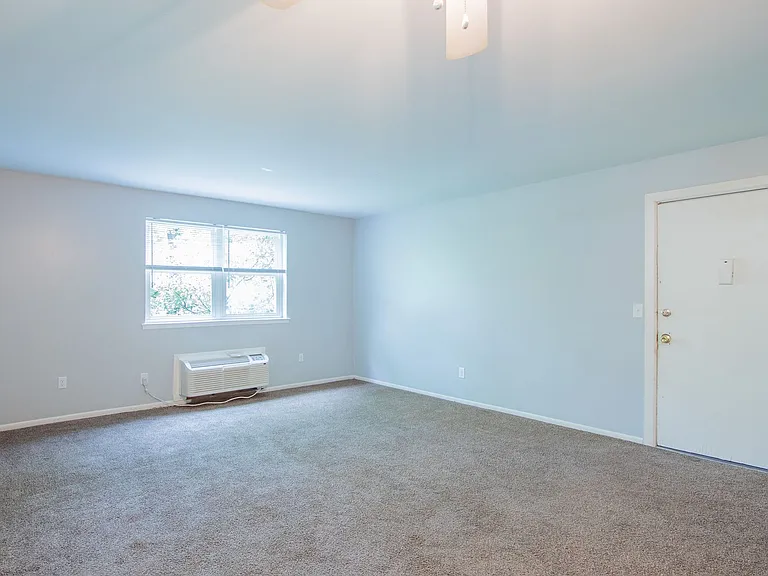 108 E Monroe Ave — Photo 6