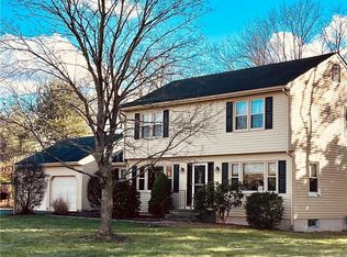 1 Windwood Dr, Cromwell, CT 06416