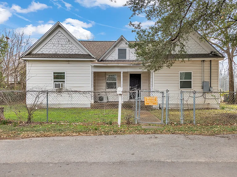 2320 Mistletoe St #A — Photo 18