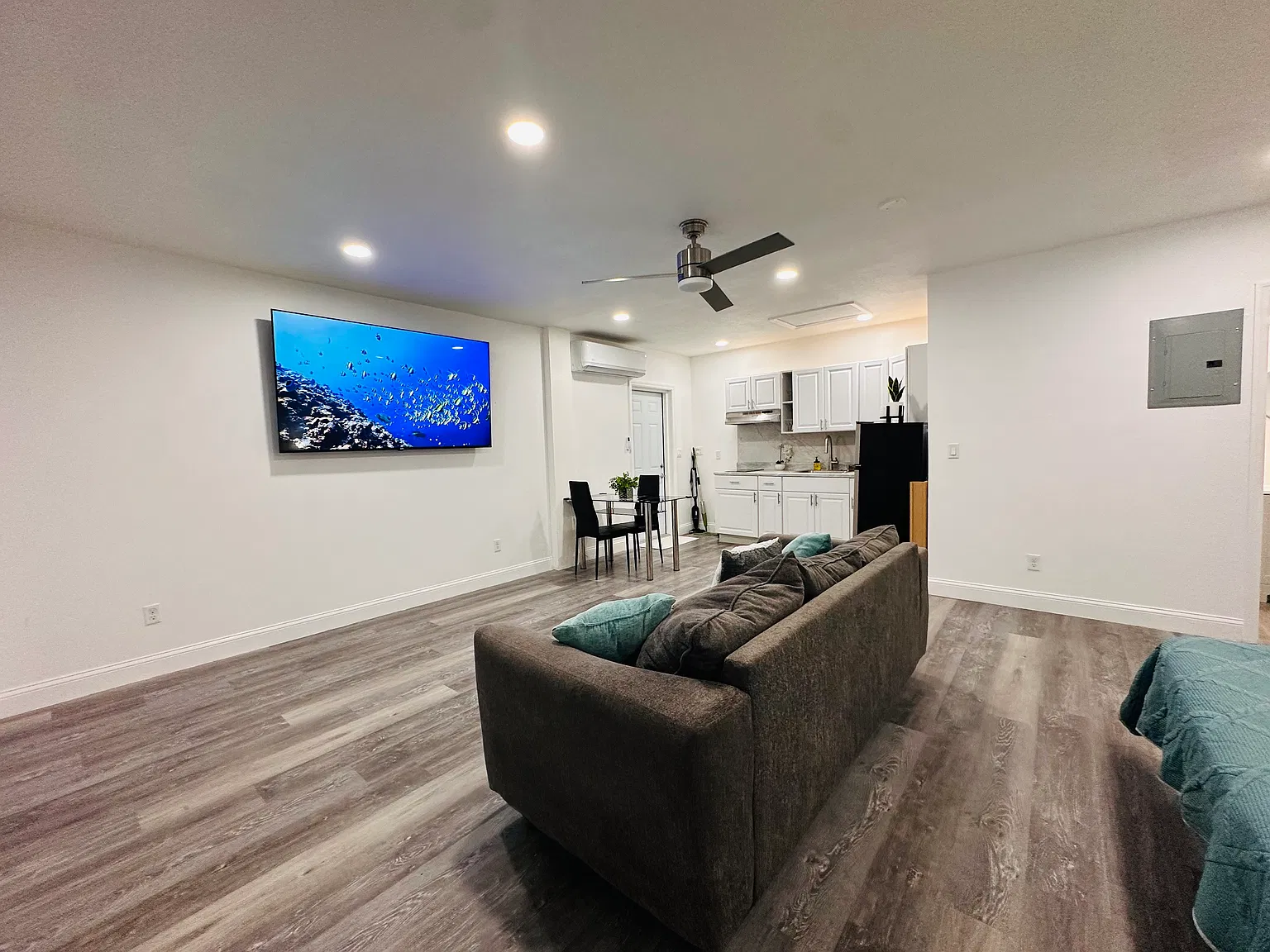 Studio, 700 sqft, $1,250 — Photo 4