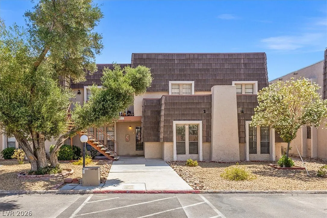 3 bed, 2.0 bath, 4885 sqft, $1,495 — Photo 1