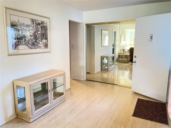 421 E Elton Court #421, Saint James, NY 11780