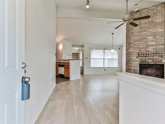 3rd image of 7106 Goldendale Ct