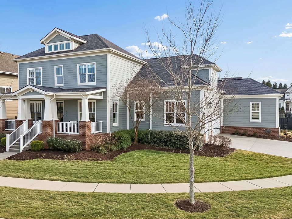 1st image of 555 Avon River Rd