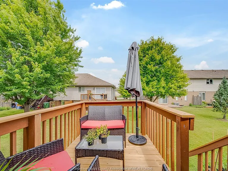 1425 Mickaila Cres — Photo 44