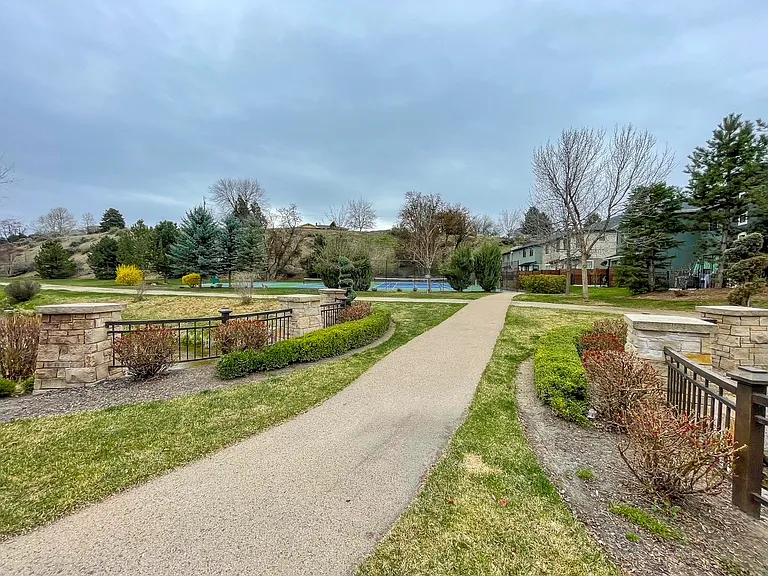 307 E Grove Creek Ln — Photo 13
