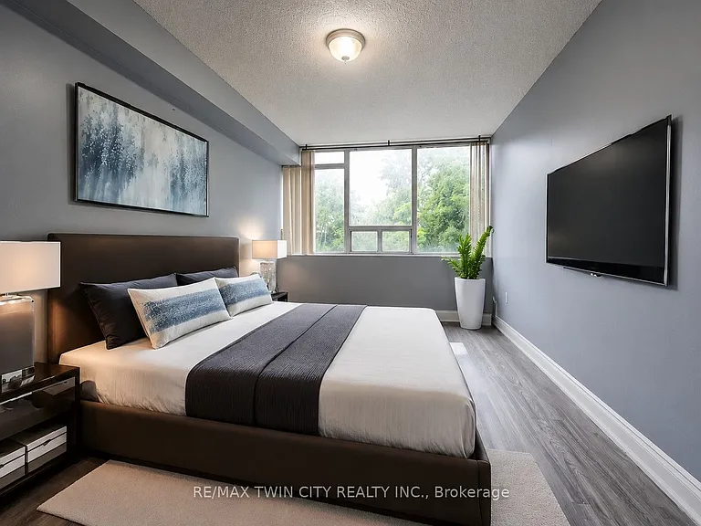 3227 King St E #503 — Photo 29