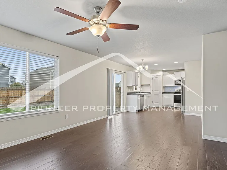10938 Clarion Dr — Photo 5