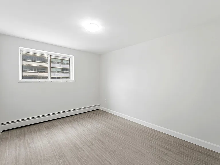 1223 Richmond St — Photo 18