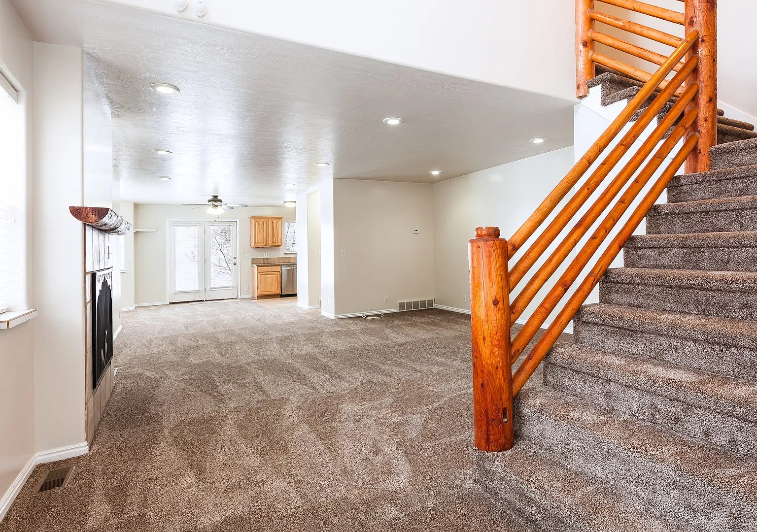 Spacious 3-Bedroom Mountain Home in Summit Park — Photo 3