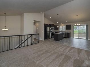 14567 Potter Cir, Bennington, NE 68007