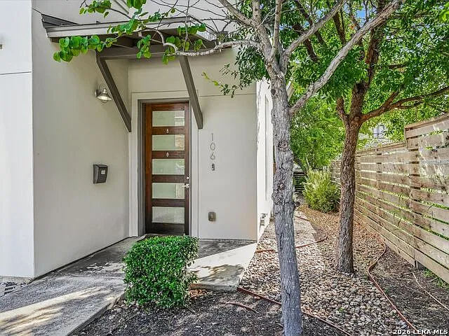 2 bed, 2.5 bath, 1480 sqft, $2,800 — Photo 3