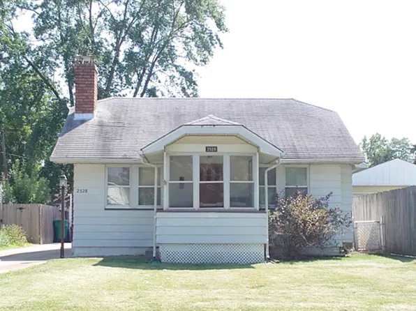 2528 W Laura Ave, West Peoria, IL 61604
