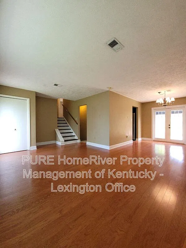 3 bed, 2.5 bath, 1420 sqft, $1,795 — Photo 2