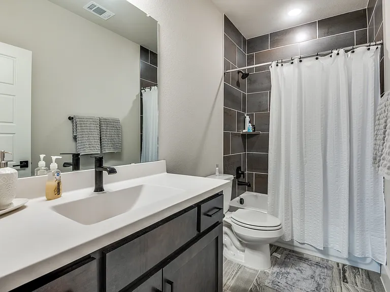 1040 Tea Olive Ln — Photo 8