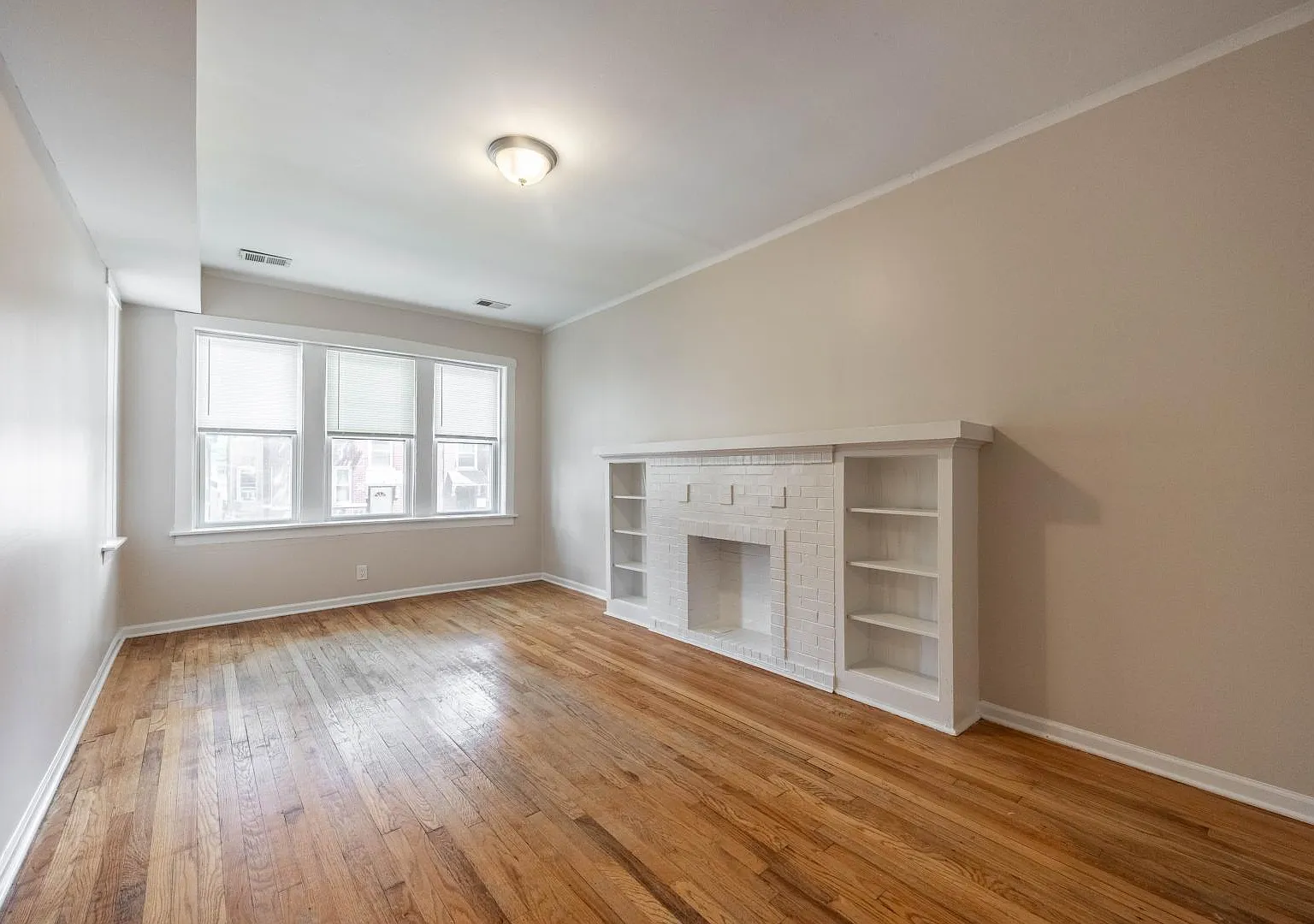 3753 West Sunnyside Avenue #1 — Photo 4