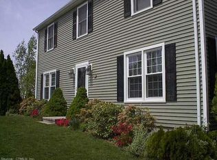 25 Mallard Ln, Clinton, CT 06413