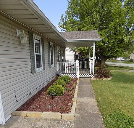4th image of 2409 Wilson Ave