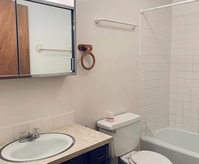 1601 Edora Ct #4 — Photo 8