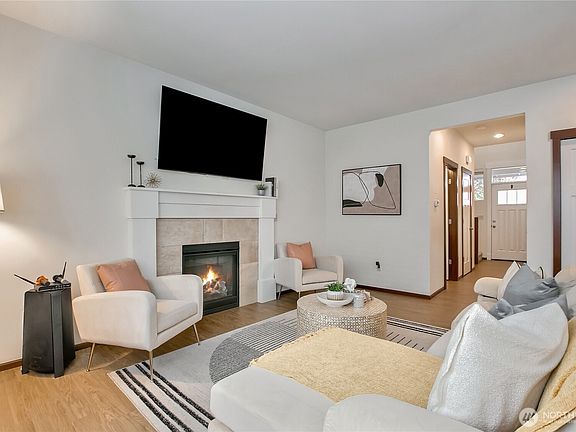 5th image of 20912 2nd Avenue W
