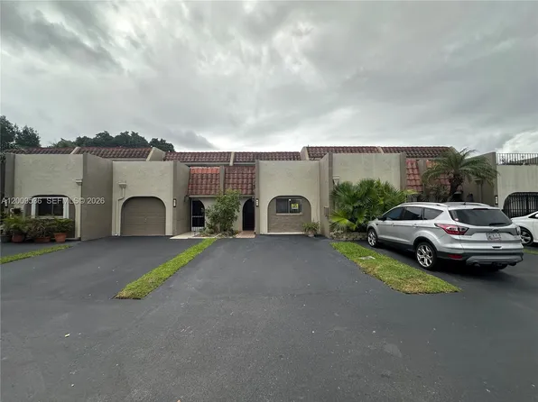 295 Jacaranda Dr #20, Fort Lauderdale, FL 33324