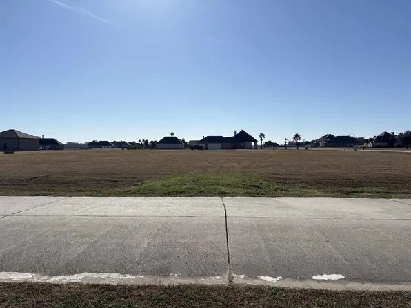 111 Kings Brook Dr, Schriever, LA 70395