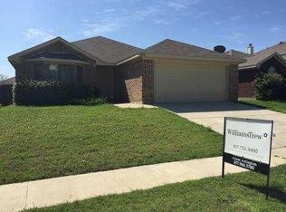 10812 Middleglen Rd, Haslet, TX 76052