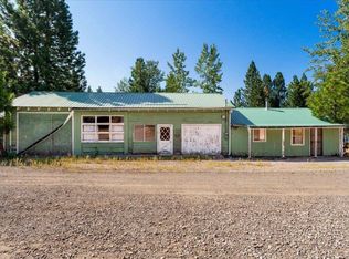 521 Old Stage Ct, Mount Shasta, CA 96067