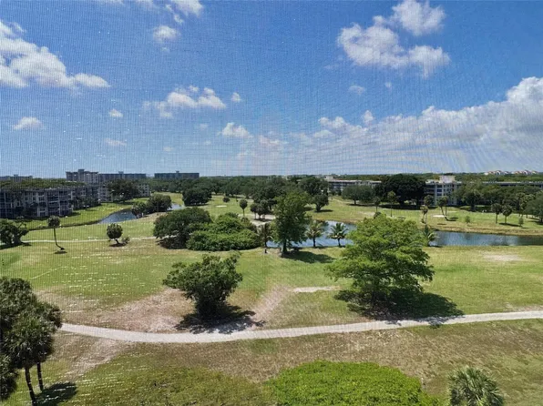 3520 Oaks Way #807, Pompano Beach, FL 33069