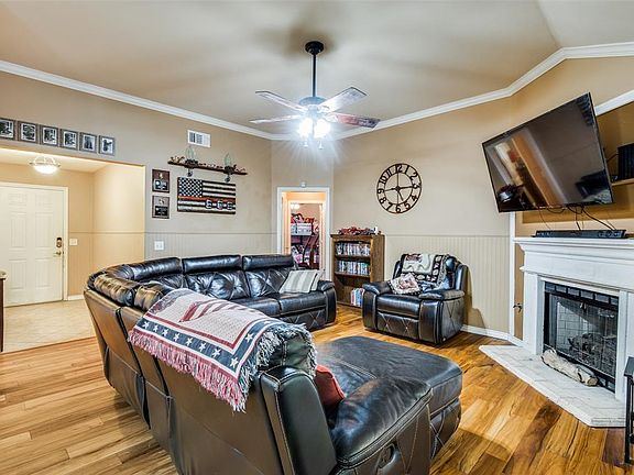 5th image of 416 Meadow Ln