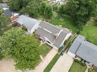 108 Turf Ct, Saint Louis, MO