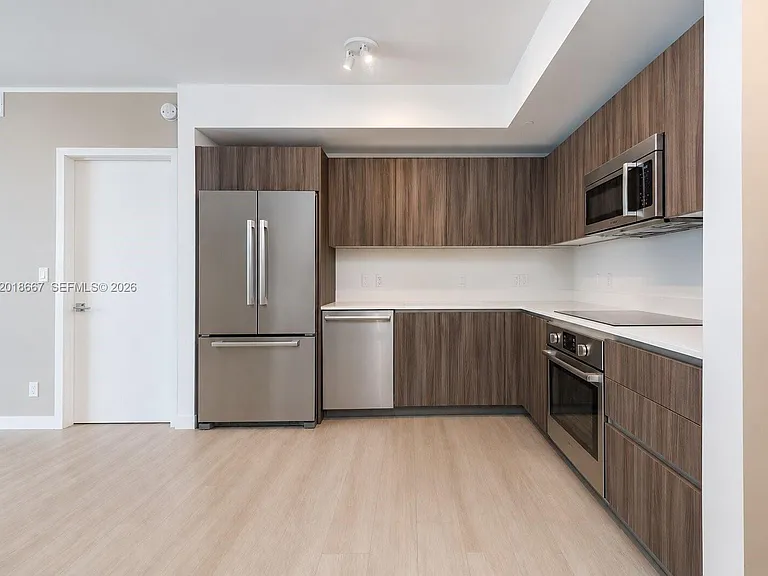 488 NE 18th St #1301 — Photo 12