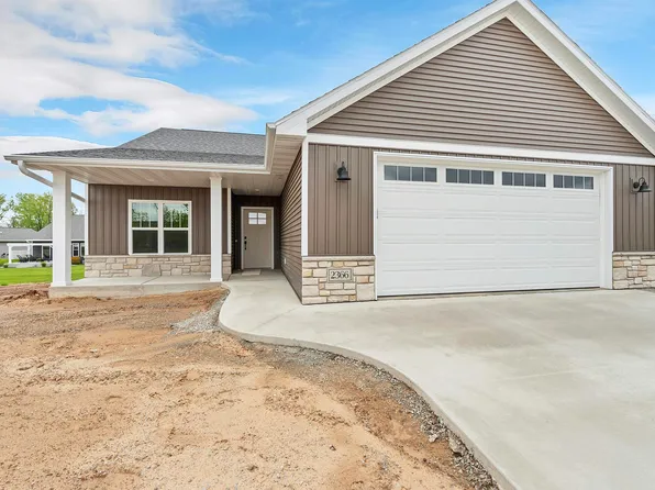 2366 Whispering Wind Ln, Green Bay, WI 54303