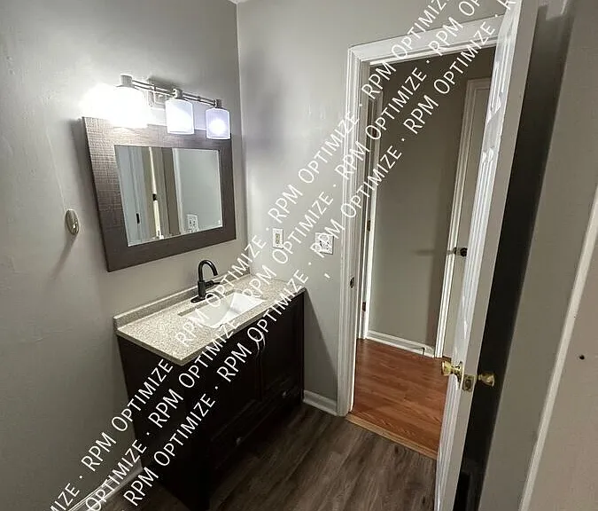 644 Sheridan Pl #14 — Photo 4