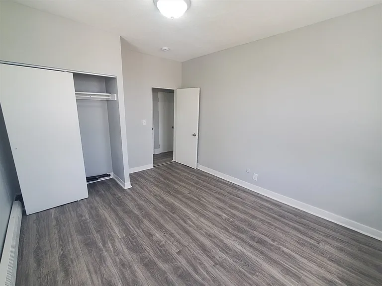 4 Abbotsford St #9 — Photo 7