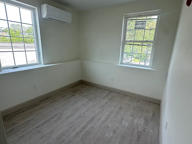 531 Smith St #103 — Photo 4
