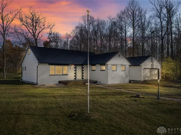 1568 Wolf Rd, West Alexandria, OH 45381