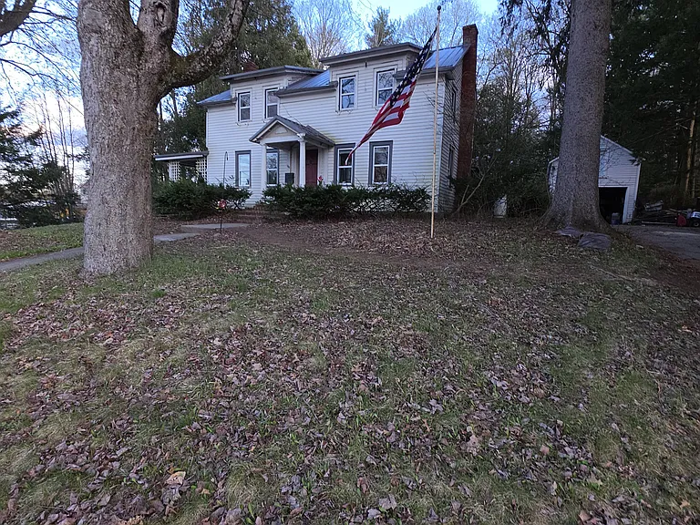 196 Palmer Ave — Photo 1