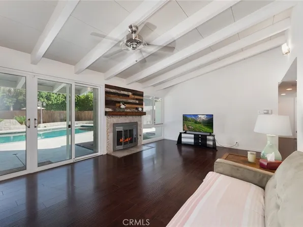 19843 Delano St, Woodland Hills, CA 91367