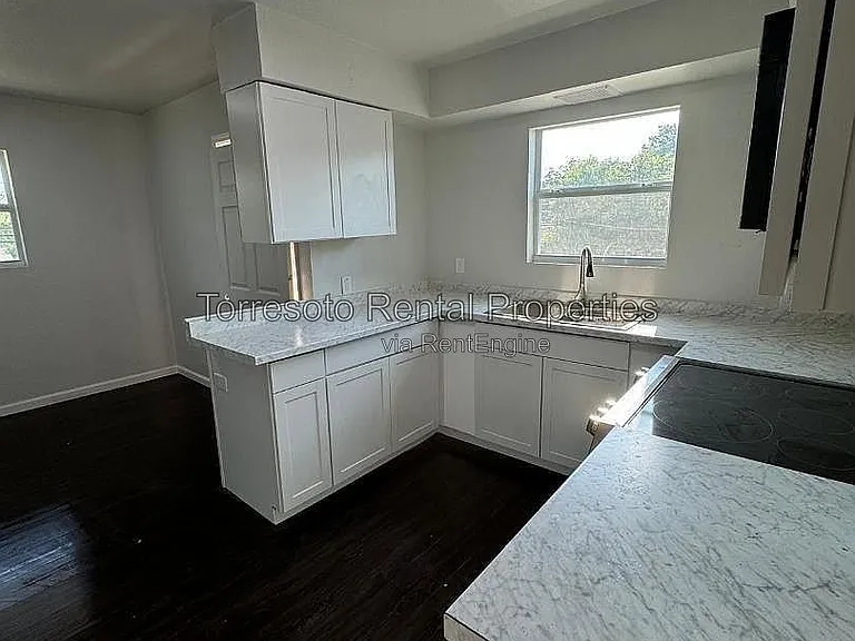 152 Shadwell Dr #D — Photo 11