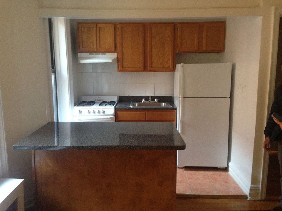 1st image of 4319 165th St Bsmt 2
