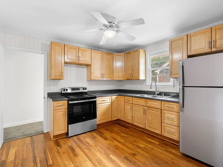 1036 Seymour Ave #A — Photo 7