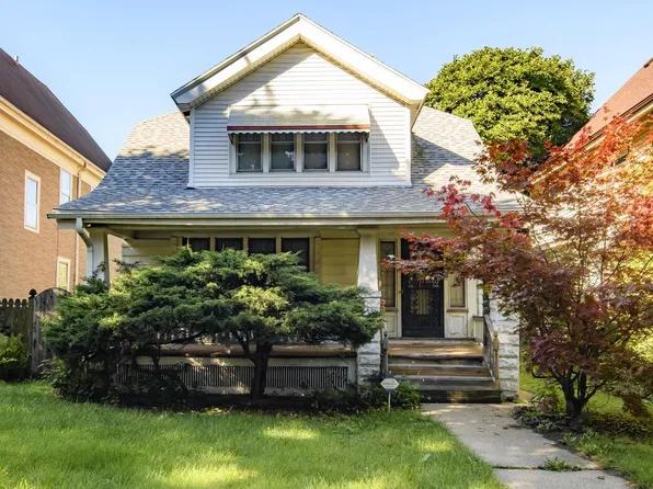 2735 N 40th STREET, Milwaukee, WI 53210