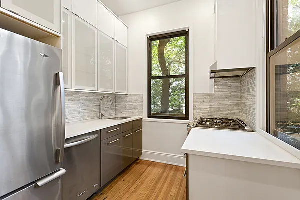 Rented by Corcoran | media 23